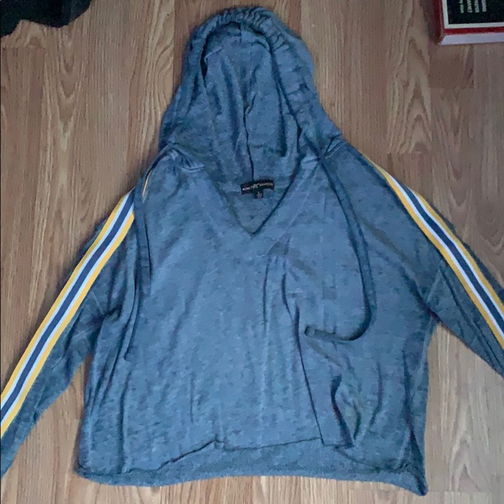 Blue almost famous cropped sweater